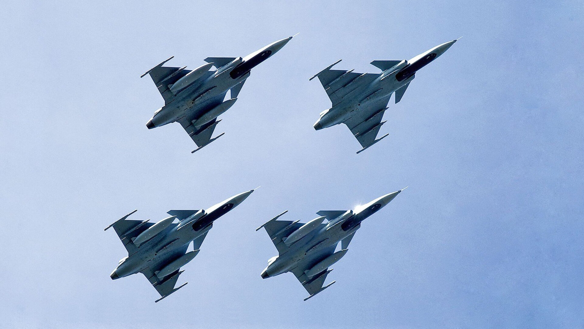 五大联赛长传转移战术对空间撕裂效果的对比分析